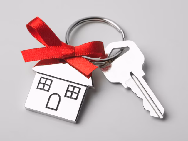 From Suitcase to Set of Keys: How I Bought My First Home in Canada as a Newcomer (2025 Edition)
